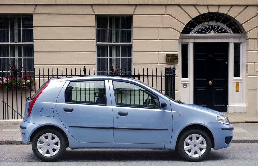  Fiat Punto 2003 года  (фото 32 из 67)
